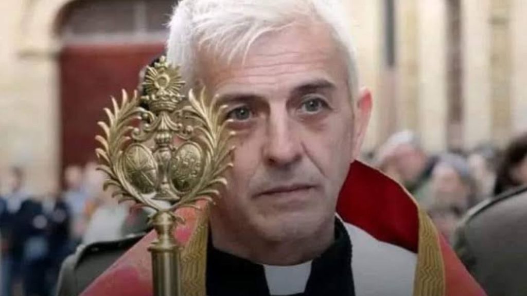 Patricio Sanchez Pretre Catholique Dies After Tragic Accident During Mass in Ecuador